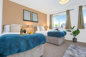 Aylesbury House with Free Parking, Super-Fast Wifi and Smart TV with Netflix by Yoko Property